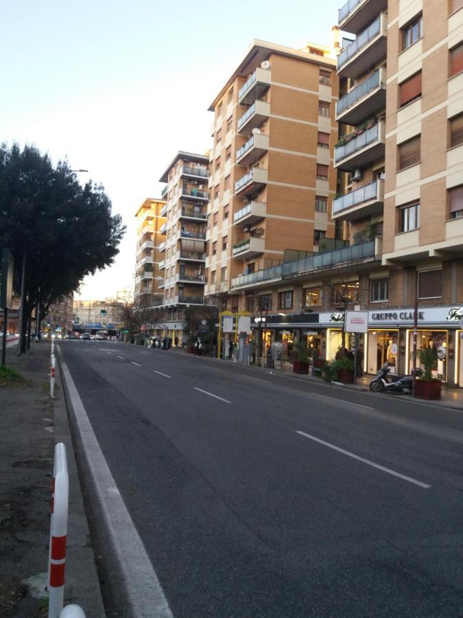 Roma Trastevere Station Exterior foto